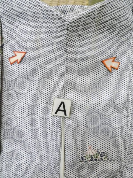 画像14: M0307D  小紋 女性用着物  シルク(正絹)   白, 菊 【中古】 【USED】 【リサイクル】 ★★☆☆☆ (14)