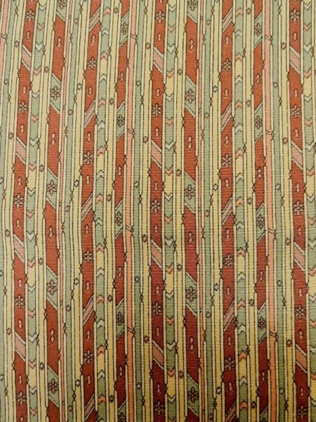 画像5: M0307E  小紋 女性用着物  シルク(正絹)  淡い ベージュ, 縞 【中古】 【USED】 【リサイクル】 ★★☆☆☆ (5)