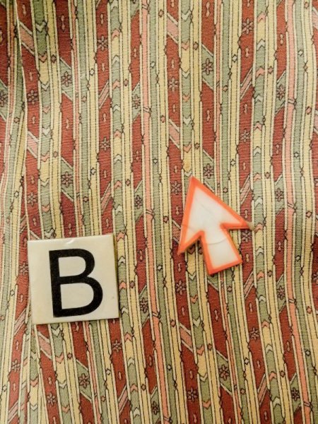 画像13: M0307E  小紋 女性用着物  シルク(正絹)  淡い ベージュ, 縞 【中古】 【USED】 【リサイクル】 ★★☆☆☆ (13)