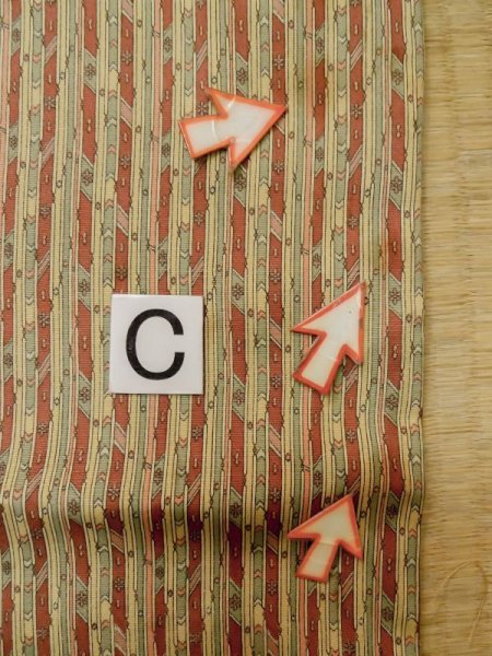 画像14: M0307E  小紋 女性用着物  シルク(正絹)  淡い ベージュ, 縞 【中古】 【USED】 【リサイクル】 ★★☆☆☆ (14)