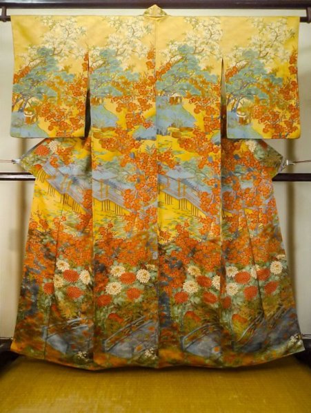 画像1: M0307G  小紋 女性用着物  シルク（正絹）  光沢のある 山吹, 桜 【中古】 【USED】 【リサイクル】 ★★★★☆ (1)