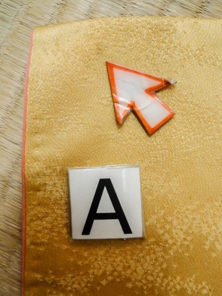 画像19: M0307G  小紋 女性用着物  シルク(正絹)  光沢のある 山吹, 桜 【中古】 【USED】 【リサイクル】 ★★★★☆ (19)