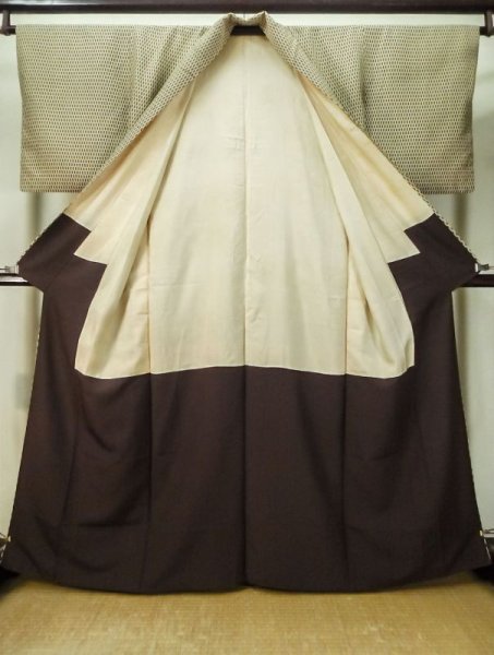 画像2: M0307J  小紋 女性用着物  シルク(正絹)   ベージュ, 幾何学模様 【中古】 【USED】 【リサイクル】 ★★★☆☆ (2)