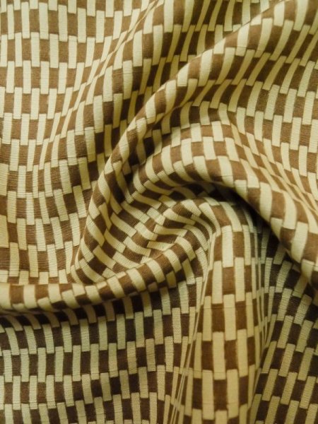 画像9: M0307J  小紋 女性用着物  シルク(正絹)   ベージュ, 幾何学模様 【中古】 【USED】 【リサイクル】 ★★★☆☆ (9)