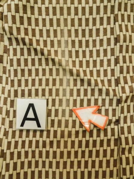 画像12: M0307J  小紋 女性用着物  シルク(正絹)   ベージュ, 幾何学模様 【中古】 【USED】 【リサイクル】 ★★★☆☆ (12)