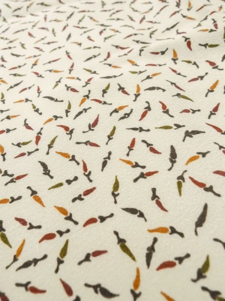 画像8: M0307K  小紋 女性用着物 唐辛子柄 シルク(正絹)   オフ ホワイト,  【中古】 【USED】 【リサイクル】 ★★☆☆☆ (8)