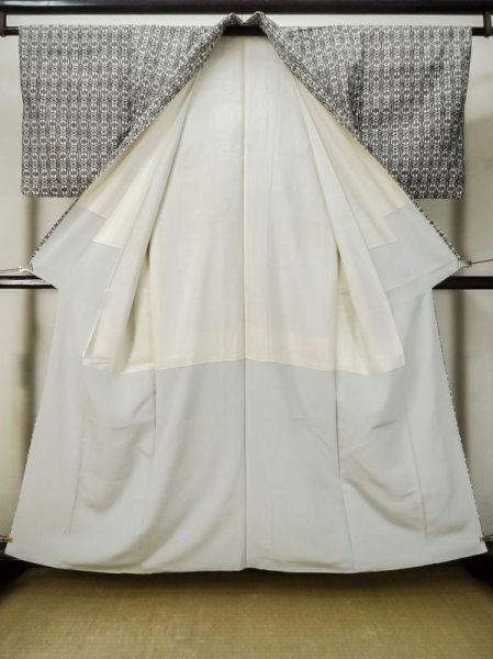 画像2: M0307Q  小紋 女性用着物  シルク(正絹)   黒, 抽象的模様 【中古】 【USED】 【リサイクル】 ★★★☆☆ (2)