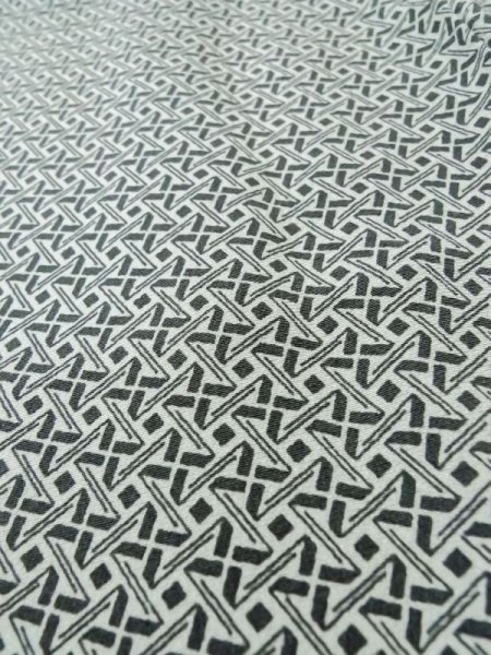 画像8: M0307T Mint  小紋 女性用着物  シルク(正絹)   黒, 抽象的模様 【中古】 【USED】 【リサイクル】 ★★★★☆ (8)