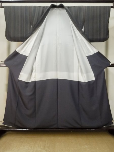 画像2: M0307Z  小紋 女性用着物  シルク(正絹) 淡い 深い 茶色, 縞 深い【中古】 【USED】 【リサイクル】 ★★★★☆ (2)