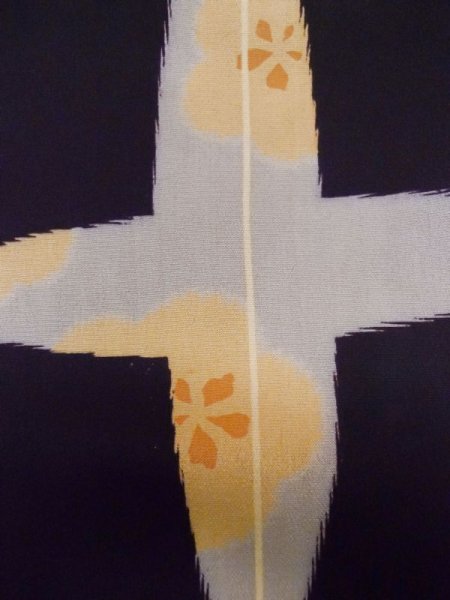 画像5: M0308B  小紋 女性用着物  シルク(正絹)   黒, 花 【中古】 【USED】 【リサイクル】 ★★☆☆☆ (5)