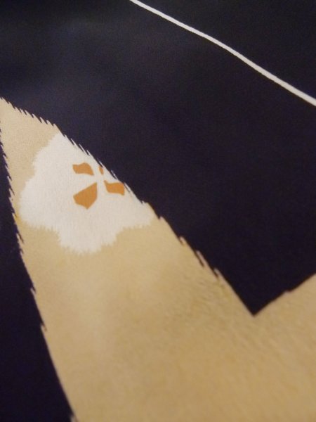 画像10: M0308B  小紋 女性用着物  シルク(正絹)   黒, 花 【中古】 【USED】 【リサイクル】 ★★☆☆☆ (10)