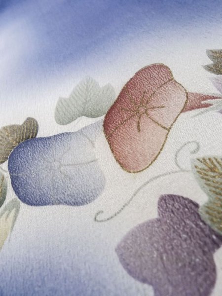 画像11: M0308C  単衣 女性用着物 朝顔柄 シルク(正絹)  淡い 水色, 花 【中古】 【USED】 【リサイクル】 ★★☆☆☆ (11)