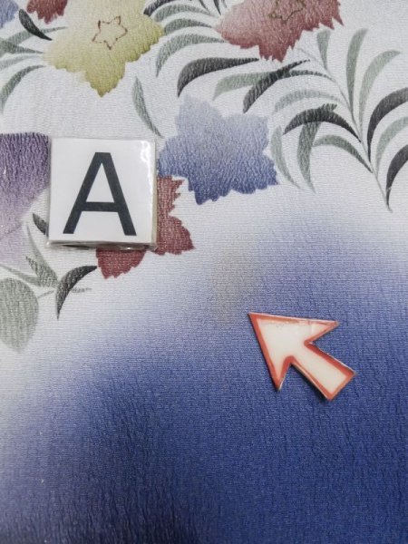 画像15: M0308C  単衣 女性用着物 朝顔柄 シルク(正絹)  淡い 水色, 花 【中古】 【USED】 【リサイクル】 ★★☆☆☆ (15)