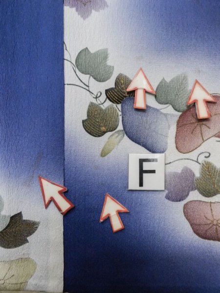 画像19: M0308C  単衣 女性用着物 朝顔柄 シルク(正絹)  淡い 水色, 花 【中古】 【USED】 【リサイクル】 ★★☆☆☆ (19)