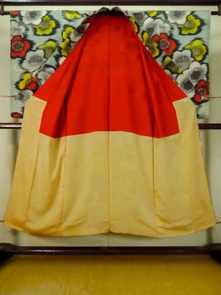 画像2: M0308D  小紋 女性用着物  シルク（正絹）  淡い 水色, 梅 【中古】 【USED】 【リサイクル】 ★★☆☆☆ (2)