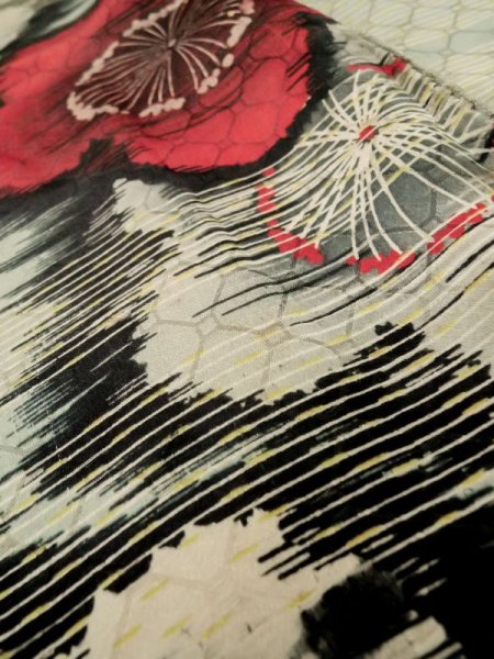 画像9: M0308D  小紋 女性用着物  シルク（正絹）  淡い 水色, 梅 【中古】 【USED】 【リサイクル】 ★★☆☆☆ (9)