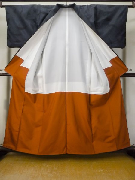 画像2: M0315A  大島紬 女性用着物  シルク（正絹） 淡い 深い 青, 抽象的模様 【中古】 【USED】 【リサイクル】 ★★☆☆☆ (2)