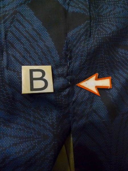 画像15: M0315A  大島紬 女性用着物  シルク（正絹） 淡い 深い 青, 抽象的模様 【中古】 【USED】 【リサイクル】 ★★☆☆☆ (15)