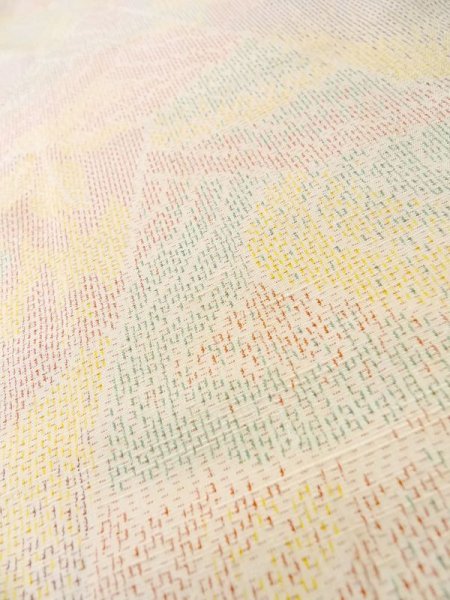 画像9: M0315B Mint  紬 女性用着物  シルク（正絹） 淡い 薄い マルチカラー, 幾何学模様 【中古】 【USED】 【リサイクル】 ★★★★☆ (9)