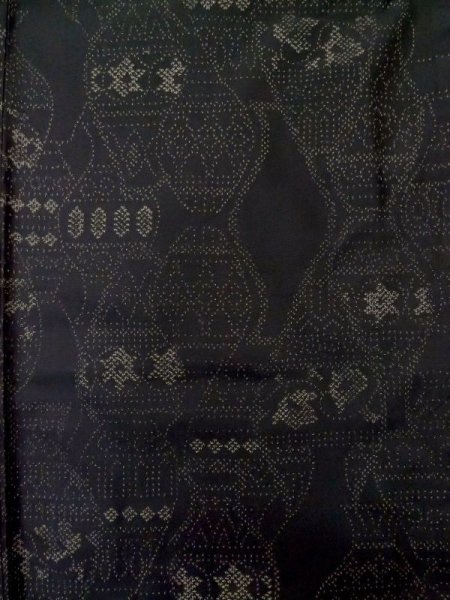 画像4: M0315F  紬 女性用着物  シルク（正絹）   黒, 壺 【中古】 【USED】 【リサイクル】 ★★★★☆ (4)