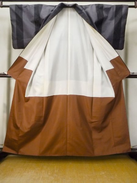 画像2: M0315J  大島紬 女性用着物  シルク（正絹）  深い 桃色, 葉 【中古】 【USED】 【リサイクル】 ★★★☆☆ (2)