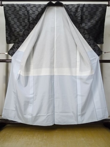 画像2: M0315K  村山大島紬 女性用着物  シルク(正絹)   黄緑色, 抽象的模様 【中古】 【USED】 【リサイクル】 ★☆☆☆☆ (2)