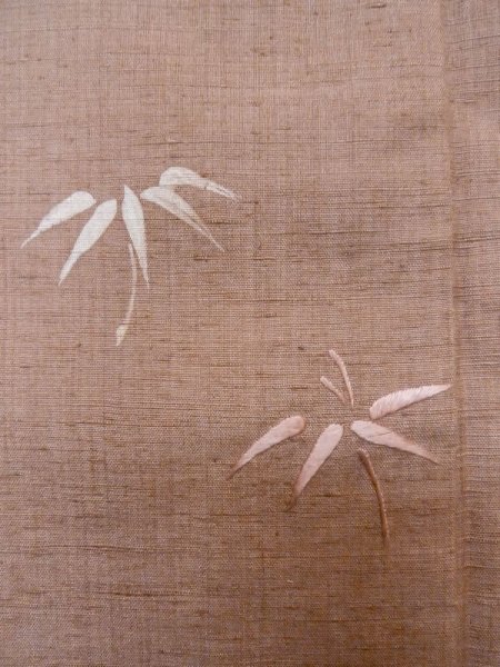画像6: M0315Y  付下げ 女性用着物  シルク(正絹)  淡い 桃色, 笹 【中古】 【USED】 【リサイクル】 ★★★☆☆ (6)