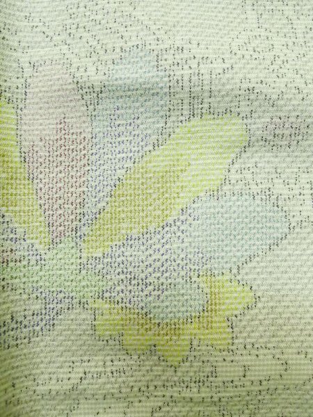 画像6: M0315Z  紬 女性用着物  シルク(正絹) 淡い 薄い 黄緑色, 花 【中古】 【USED】 【リサイクル】 ★★☆☆☆ (6)