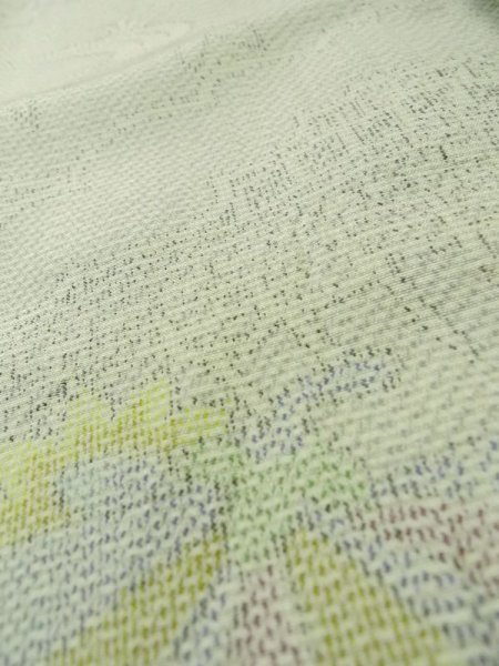 画像10: M0315Z  紬 女性用着物  シルク(正絹) 淡い 薄い 黄緑色, 花 【中古】 【USED】 【リサイクル】 ★★☆☆☆ (10)