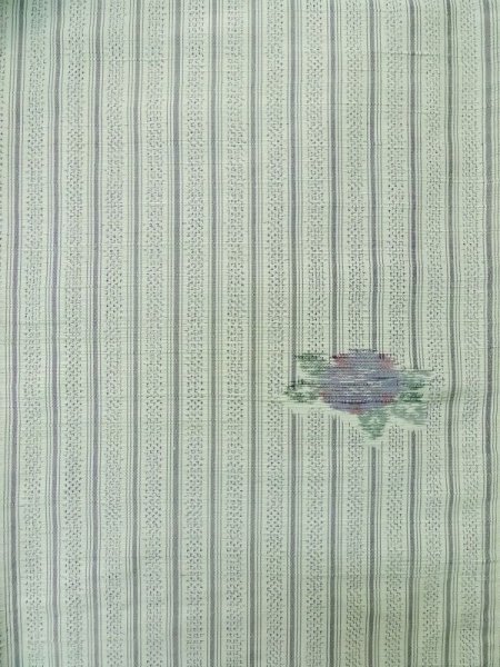 画像4: M0316A  紬 女性用着物  シルク(正絹)  淡い 水色, 花 【中古】 【USED】 【リサイクル】 ★★☆☆☆ (4)