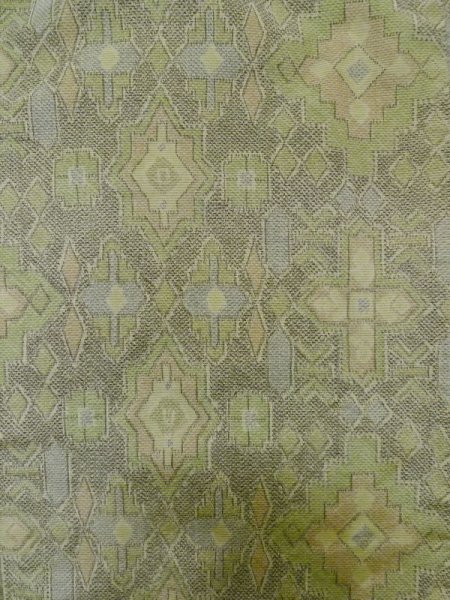 画像4: M0316D  大島紬 女性用着物  シルク(正絹)  淡い 黄緑色, 幾何学模様 【中古】 【USED】 【リサイクル】 ★★★★☆ (4)