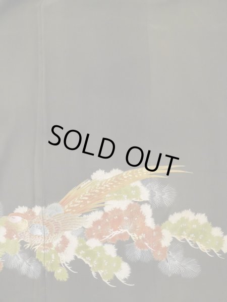 画像6: M0328A  留袖 女性用着物 比翼仕立て シルク（正絹）   黒, 松/松葉 【中古】 【USED】 【リサイクル】 ★★☆☆☆ (6)