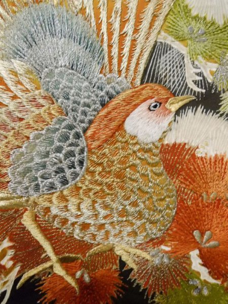 画像7: M0328A  留袖 女性用着物 比翼仕立て シルク(正絹)   黒, 松/松葉 【中古】 【USED】 【リサイクル】 ★★☆☆☆ (7)