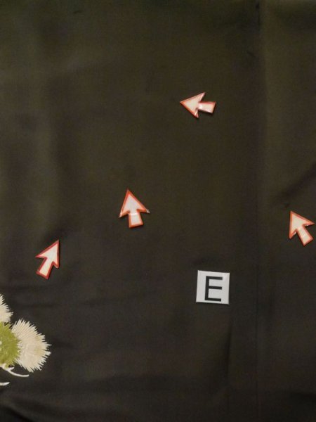 画像22: M0328A  留袖 女性用着物 比翼仕立て シルク(正絹)   黒, 松/松葉 【中古】 【USED】 【リサイクル】 ★★☆☆☆ (22)