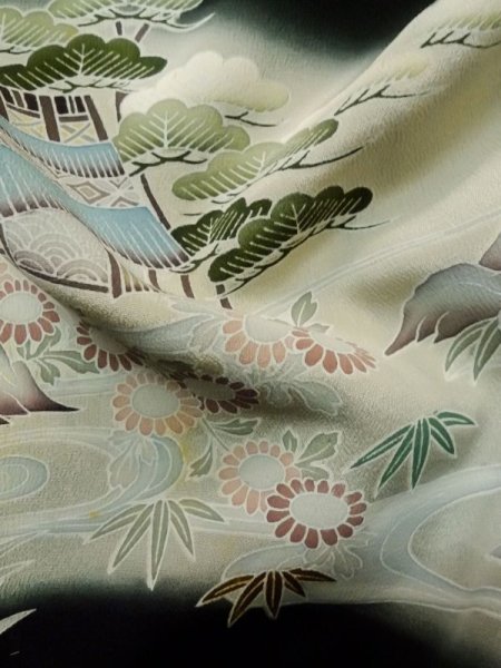 画像18: M0328B  留袖 女性用着物 比翼仕立て シルク（正絹）   黒, 菊 【中古】 【USED】 【リサイクル】 ★★☆☆☆ (18)