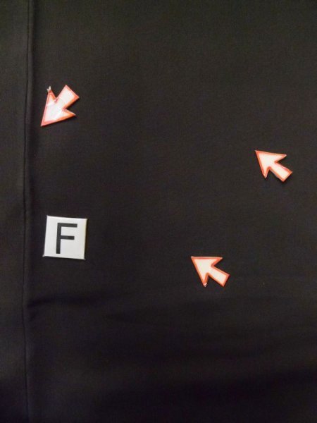 画像13: M0328E  留袖 女性用着物 染分け、裾に綿入り シルク(正絹)   黒, ぼたん 【中古】 【USED】 【リサイクル】 ★☆☆☆☆ (13)