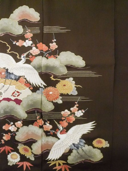 画像5: M0328G  留袖 女性用着物 裾に綿入り シルク(正絹)   黒, 菊 【中古】 【USED】 【リサイクル】 ★★☆☆☆ (5)