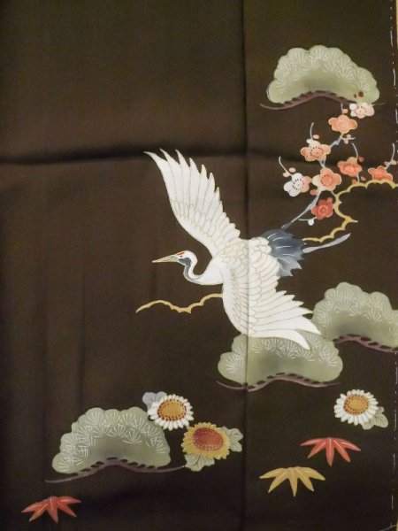 画像6: M0328G  留袖 女性用着物 裾に綿入り シルク(正絹)   黒, 菊 【中古】 【USED】 【リサイクル】 ★★☆☆☆ (6)