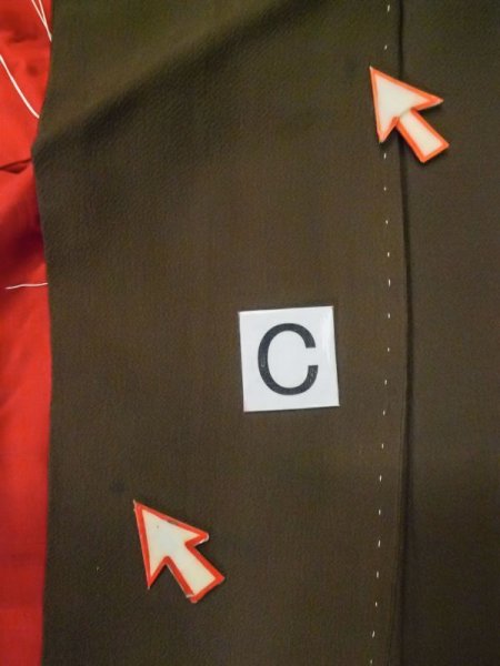 画像20: M0328G  留袖 女性用着物 裾に綿入り シルク(正絹)   黒, 菊 【中古】 【USED】 【リサイクル】 ★★☆☆☆ (20)