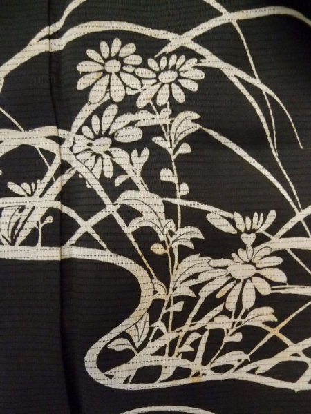 画像7: M0328H  留袖 女性用着物 柄:撫子、虫かご、蛍 シルク(正絹)   黒, 花 【中古】 【USED】 【リサイクル】 ★☆☆☆☆ (7)