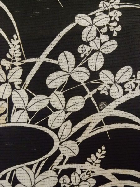 画像9: M0328H  留袖 女性用着物 柄:撫子、虫かご、蛍 シルク(正絹)   黒, 花 【中古】 【USED】 【リサイクル】 ★☆☆☆☆ (9)