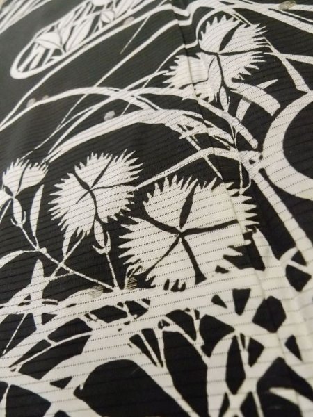 画像12: M0328H  留袖 女性用着物 柄:撫子、虫かご、蛍 シルク(正絹)   黒, 花 【中古】 【USED】 【リサイクル】 ★☆☆☆☆ (12)