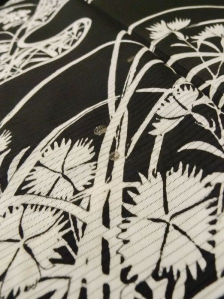 画像14: M0328H  留袖 女性用着物 柄:撫子、虫かご、蛍 シルク(正絹)   黒, 花 【中古】 【USED】 【リサイクル】 ★☆☆☆☆ (14)