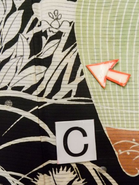 画像20: M0328H  留袖 女性用着物 柄:撫子、虫かご、蛍 シルク(正絹)   黒, 花 【中古】 【USED】 【リサイクル】 ★☆☆☆☆ (20)