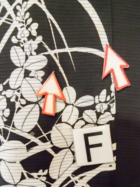 画像23: M0328H  留袖 女性用着物 柄:撫子、虫かご、蛍 シルク(正絹)   黒, 花 【中古】 【USED】 【リサイクル】 ★☆☆☆☆ (23)