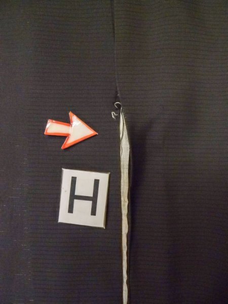 画像25: M0328H  留袖 女性用着物 柄:撫子、虫かご、蛍 シルク(正絹)   黒, 花 【中古】 【USED】 【リサイクル】 ★☆☆☆☆ (25)