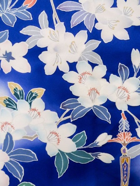 画像11: M0328I  振袖 女性用着物 山車柄 シルク(正絹)   青, 桜 【中古】 【USED】 【リサイクル】 ★★☆☆☆ (11)