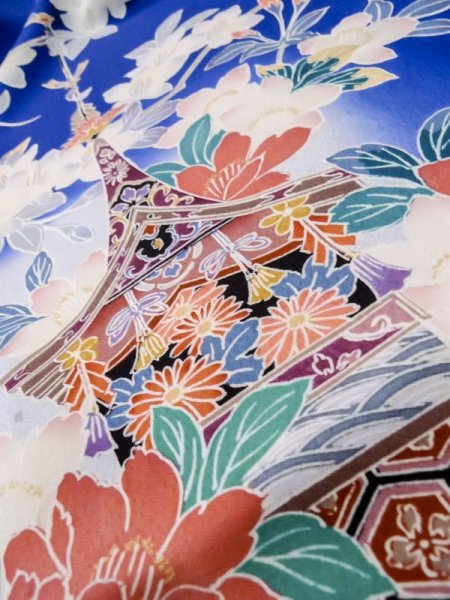 画像15: M0328I  振袖 女性用着物 山車柄 シルク(正絹)   青, 桜 【中古】 【USED】 【リサイクル】 ★★☆☆☆ (15)