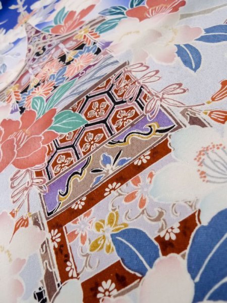 画像16: M0328I  振袖 女性用着物 山車柄 シルク(正絹)   青, 桜 【中古】 【USED】 【リサイクル】 ★★☆☆☆ (16)