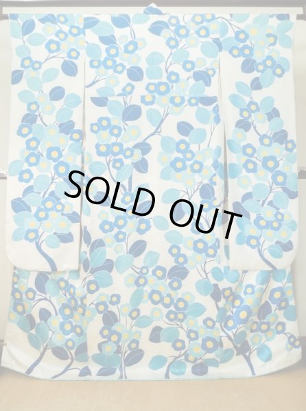 画像2: M0328J  振袖 女性用着物  シルク（正絹）   白, 花 【中古】 【USED】 【リサイクル】 ★★☆☆☆ (2)